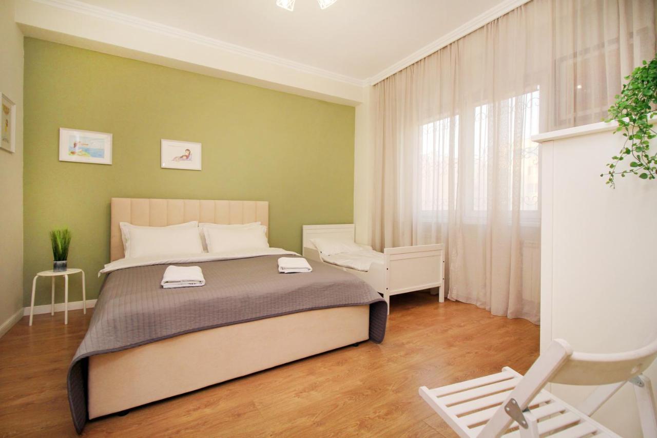 Perfect Spacious Apartment 356 Almaty Exterior foto