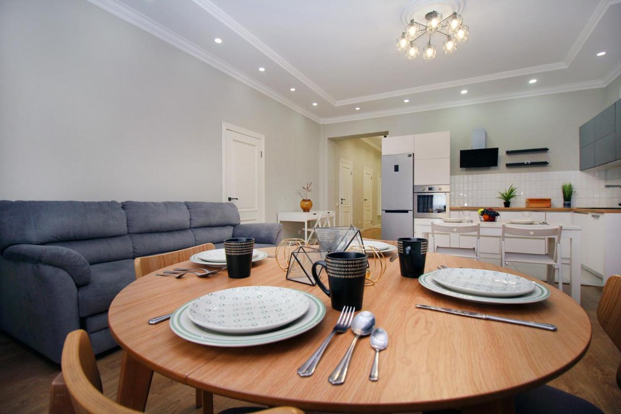 Perfect Spacious Apartment 356 Almaty Exterior foto