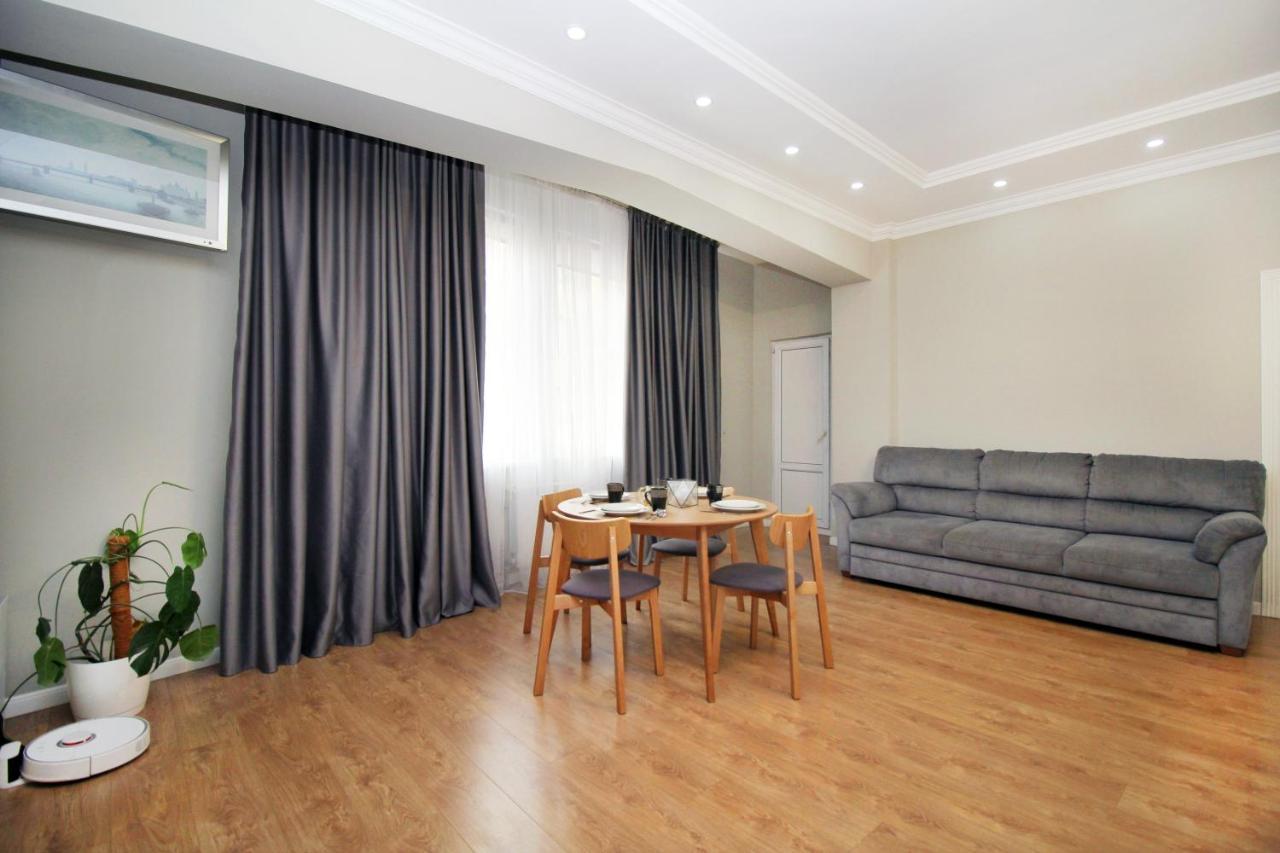 Perfect Spacious Apartment 356 Almaty Exterior foto